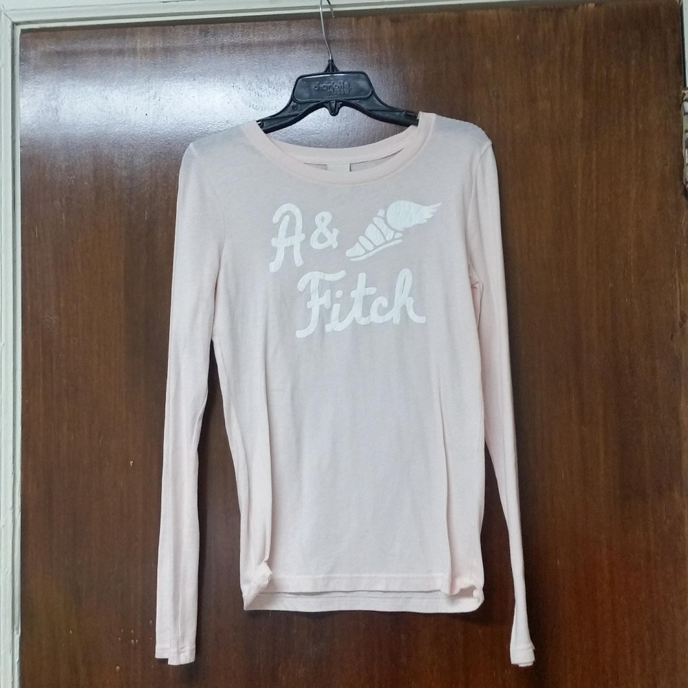 Pale Pink. ABERCROMBIE & FITCH. Long Sleeve. M.